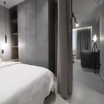 Tailor Suite 4