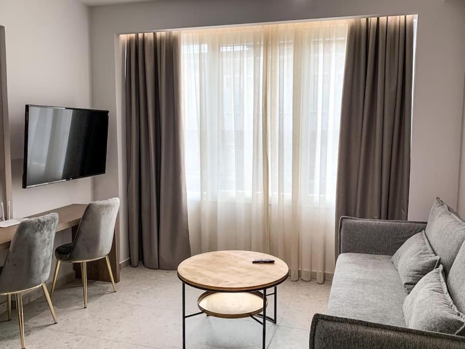 Tailor 4 Apartment *